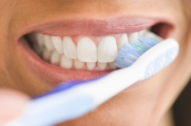 Lo que hacemos mal al cepillarnos los dientes