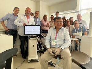 Foto de los participantes en el taller de Dispositivos de avance mandibular para la apnea del sueño realizado por el Dr Torres Hortelano y el Dr Romero García