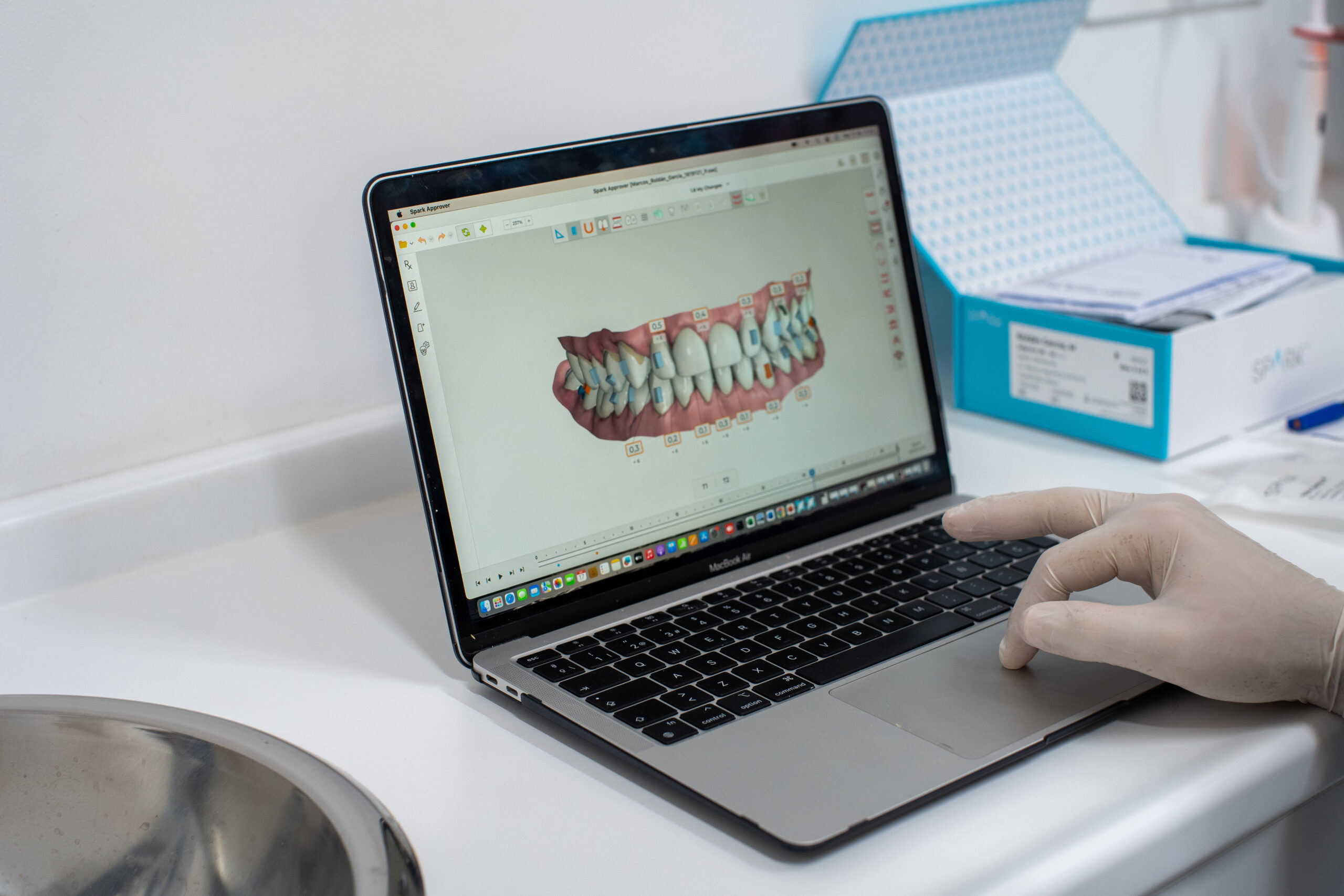 Clínica dental en Córdoba | Blanco Hungría